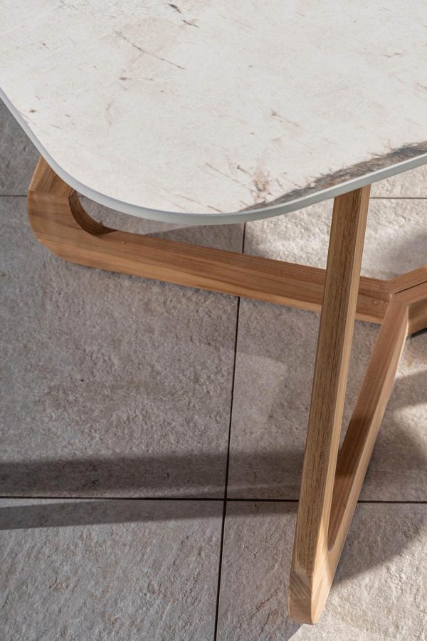 Corinto Table ceramic top detail