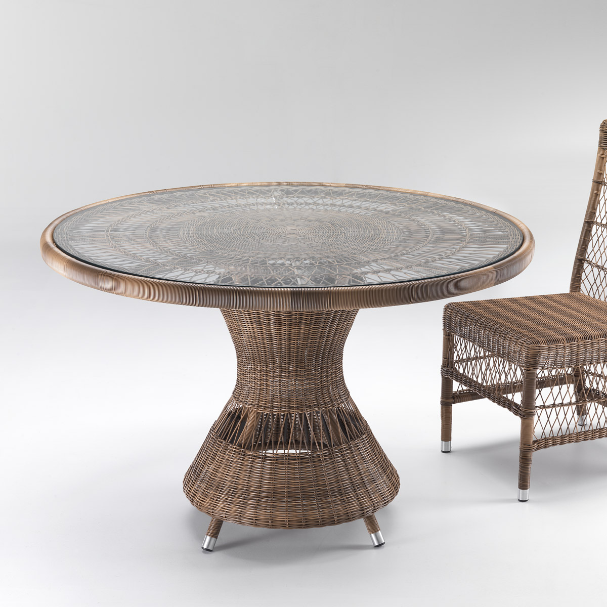 Table Camille round